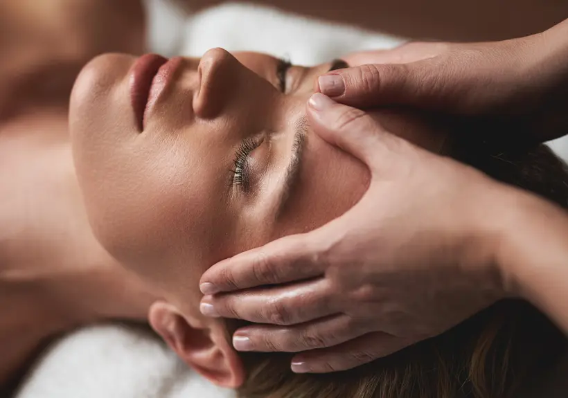 Massage relaxant du visage